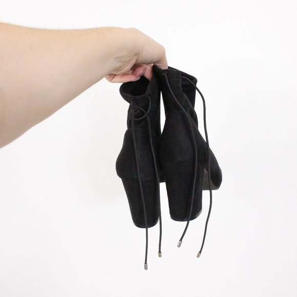 *Christian Siriano By Payless Black Ankle Boot - Picture 2 of 5